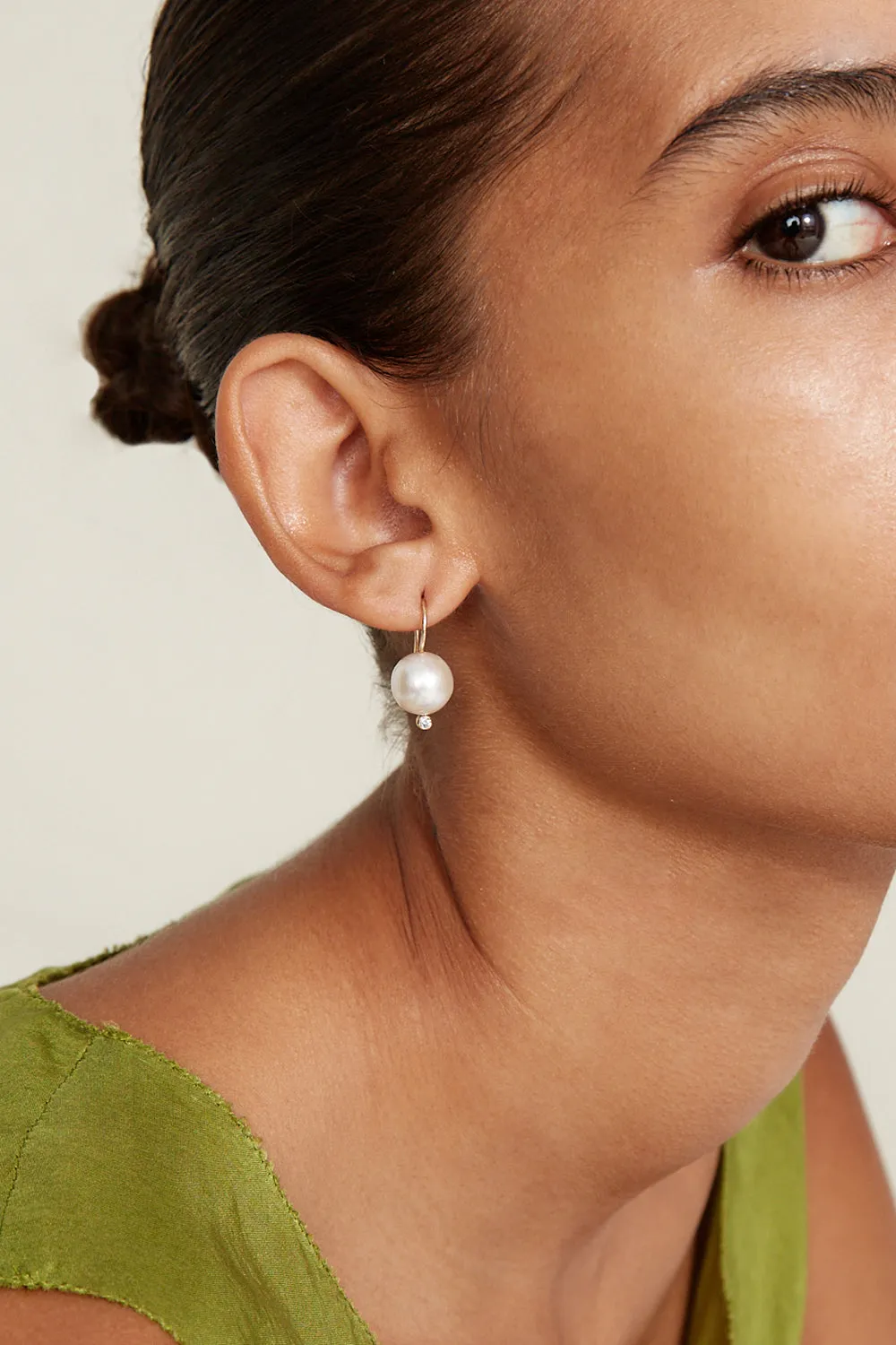 14k Kaia Earrings White Pearl