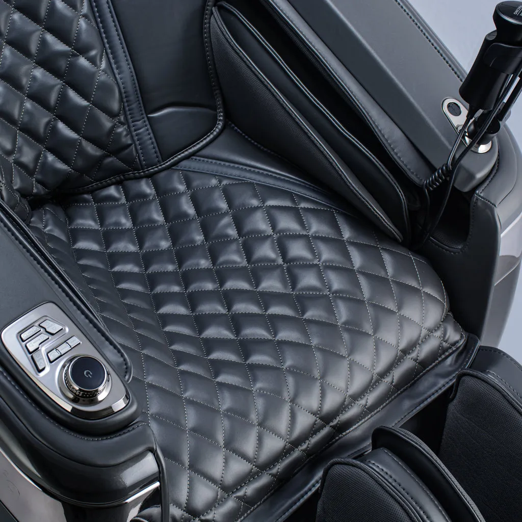 Qi™ XE Pro Massage Chair in Champagne