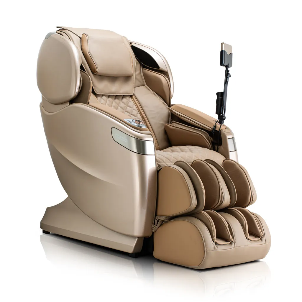 Qi™ XE Pro Massage Chair in Champagne