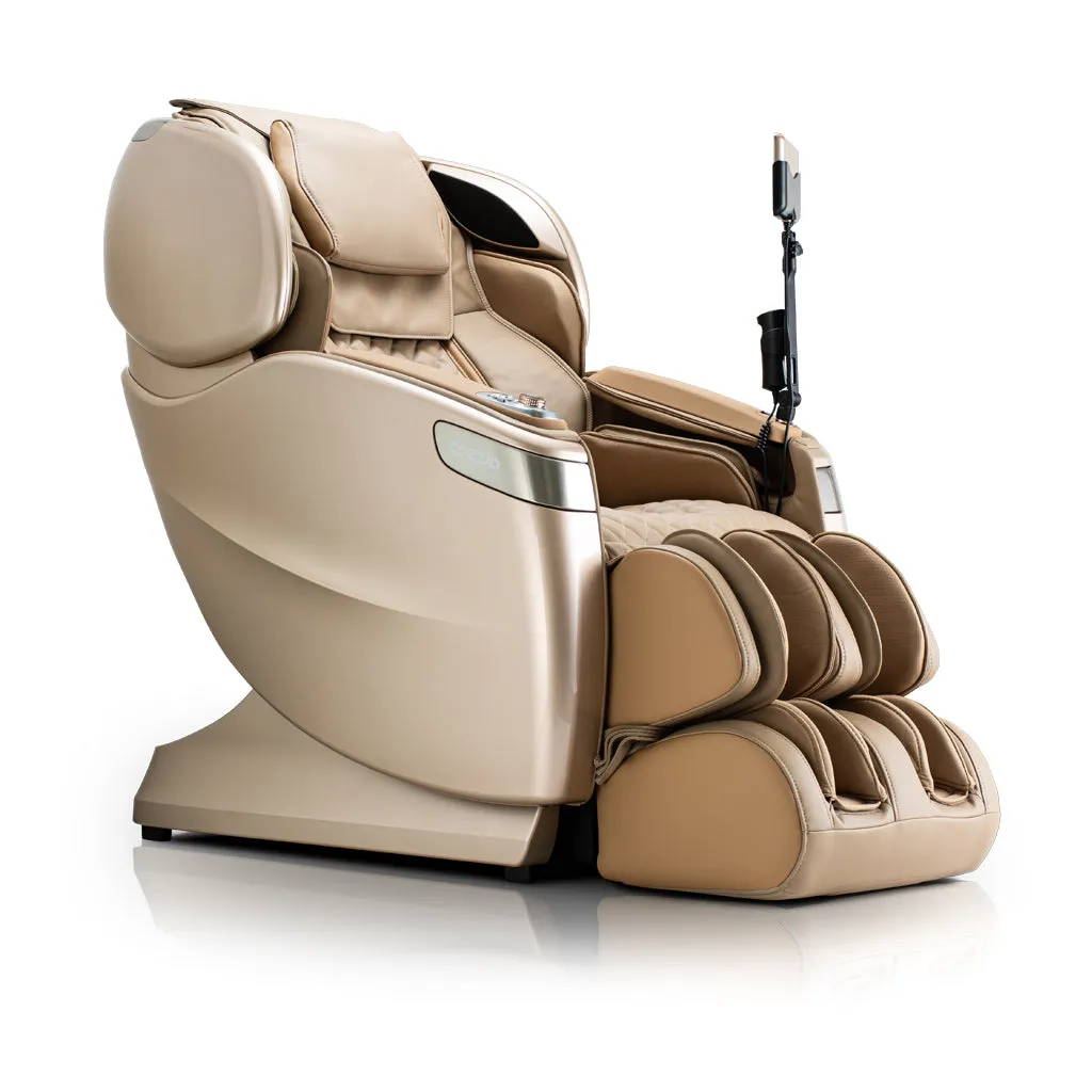 Qi™ XE Pro Massage Chair in Champagne