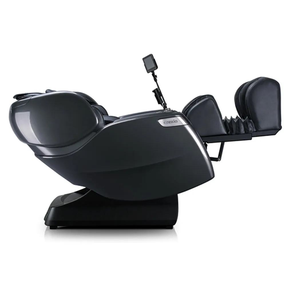 Qi™ XE Pro Massage Chair in Champagne